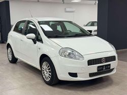 Bianco Usata 2009 Fiat Grande Punto Dynamic Due volumi | 2500 € (Buon prezzo)