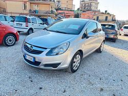 Argento Usata 2011 Opel Corsa Coupé | 4000 € (Buon prezzo)