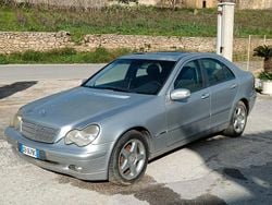 Argento Usata 2002 Mercedes C220 Classic Tre volumi | 1500 € (Buon prezzo)