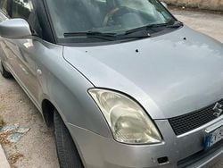 Grigio Usata 2005 Suzuki Swift Due volumi | 1500 € (Super prezzo)