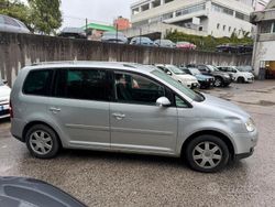 Argento Usata 2004 VW Touran Trendline Monovolume | 2300 € (Buon prezzo)