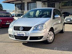 Grigio Usata 2007 VW Polo Comfortline Tre volumi | 2990 € (Buon prezzo)