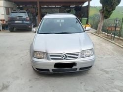 Grigio Usata 1999 VW Bora Tre volumi | 2000 €