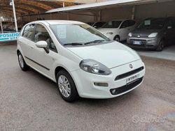 Bianco Usata 2015 Fiat Punto Lounge Tre volumi | 5900 € (Buon prezzo)