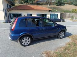 Blu Usata 2009 Ford Fusion Tre volumi | 3999 € (Molto cara)