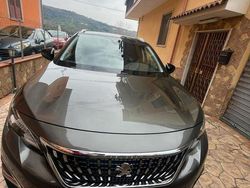 Grigio Usata 2019 Peugeot 3008 Tre volumi | 13.500 € (Buon prezzo)