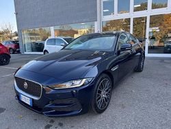 Blu metallizzato Usata 2019 Jaguar XE Prestige Tre volumi | 16.900 € (Buon prezzo)