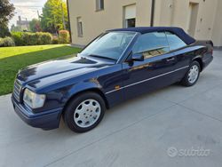 Blu Usata 1995 Mercedes E200 Cabrio | 17.900 €