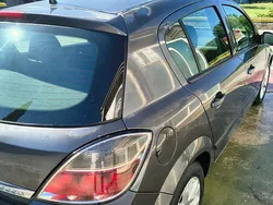Usata 2009 Opel Astra Tre volumi | 1200 € (Ottimo prezzo)