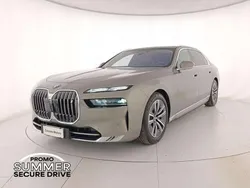 Oxide grey metallizzato Nuova 2025 BMW i7 Comfort Edition Tre volumi | 76.900 €