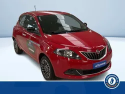 Rosso metallizzato Usata 2023 Lancia Ypsilon Due volumi | 16.400 € (Cara)