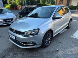 Argento Usata 2016 VW Polo Comfortline Tre volumi | 10.900 € (Buon prezzo)