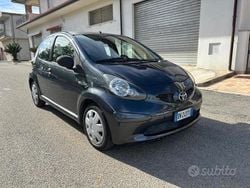 Grigio Usata 2008 Toyota Aygo Due volumi | 3900 € (Buon prezzo)