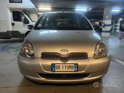 Usata 2001 Toyota Yaris Sol Tre volumi | 2399 € (Buon prezzo)