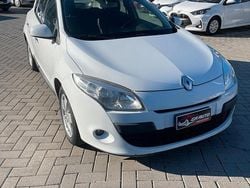 Bianco Usata 2010 Renault Mégane Luxe Tre volumi | 4900 € (Molto cara)