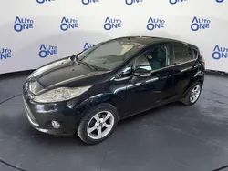 Nero Usata 2010 Ford Fiesta Titanium Due volumi | 2390 € (Buon prezzo)