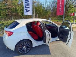 Usata 2012 Alfa Romeo Giulietta Quadrifoglio Verde Due volumi | 14.800 €