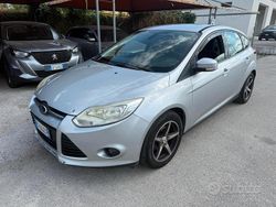 Argento Usata 2013 Ford Focus Tre volumi | 3900 € (Ottimo prezzo)