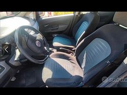 Grigio Usata 2009 Fiat Grande Punto Due volumi | 2800 € (Buon prezzo)