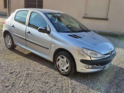 Grigio Usata 2000 Peugeot 206 Due volumi | 2500 € (Buon prezzo)