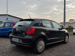 Nero Usata 2015 VW Polo Comfortline Tre volumi | 4200 € (Buon prezzo)
