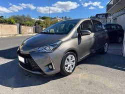 Grigio Usata 2019 Toyota Yaris Active Tre volumi | 10.999 € (Buon prezzo)