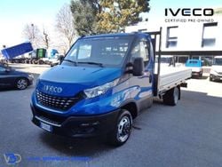 Blu/azzurro Usata 2021 Iveco Daily Furgone | 29.500 € (Buon prezzo)