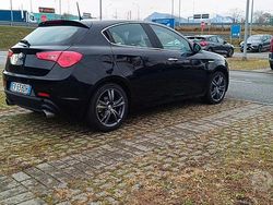 Nero Usata 2014 Alfa Romeo Giulietta Veloce Tre volumi | 8900 € (Cara)