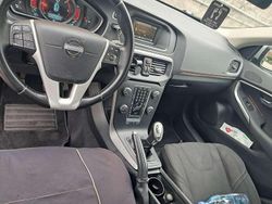 Usata 2012 Volvo V40 R-Design Kinetic Tre volumi | 7500 € (Cara)