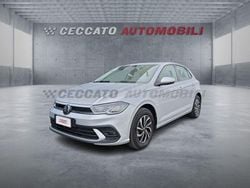 Argento Usata 2024 VW Polo Life Tre volumi | 19.700 € (Buon prezzo)