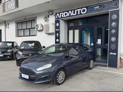 Blu Usata 2015 Ford Fiesta Due volumi | 5900 € (Buon prezzo)