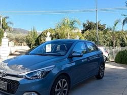 Grigio Usata 2015 Hyundai i20 Style Tre volumi | 6000 € (Buon prezzo)