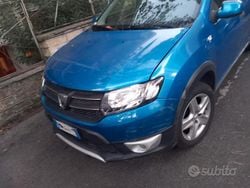 Blu Usata 2014 Dacia Sandero Lauréate Tre volumi | 4900 € (Super prezzo)