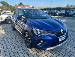 Blu/tetto nero Usata 2023 Renault Captur Techno SUV | 17.500 € (Buon prezzo)