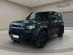 Grigio montagna Usata 2023 Land Rover Defender SE Dynamic SUV | 58.880 € (Super prezzo)