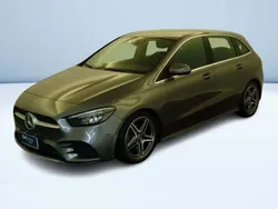 Grigio metallizzato Usata 2019 Mercedes B180 Premium Monovolume | 19.800 € (Buon prezzo)