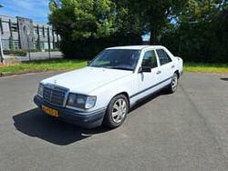 Bianco Usata 1986 Mercedes 300 Tre volumi | 3999 €