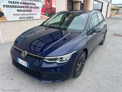 Blu/azzurro Usata 2021 VW Golf VIII Life Tre volumi | 15.900 € (Ottimo prezzo)