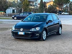Nero Usata 2016 VW Golf Tre volumi | 6400 € (Buon prezzo)