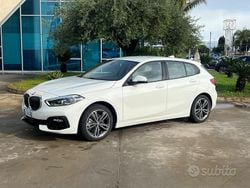 Bianco Usata 2019 BMW 118 Sport Line Due volumi | 18.900 € (Buon prezzo)
