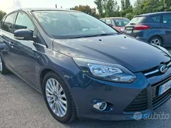 Blu Usata 2012 Ford Focus Tre volumi | 5300 € (Buon prezzo)