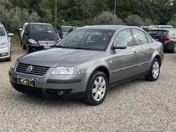 Grigio Usata 2003 VW Passat Business Tre volumi | 3900 € (Cara)
