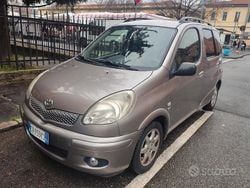 Grigio Usata 2005 Toyota Yaris Verso Monovolume | 3400 €