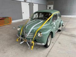 Verde Usata 1950 Renault R4 Tre volumi | 9500 €