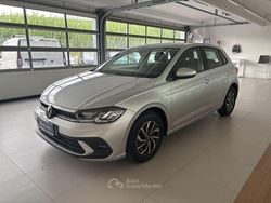 Argento Usata 2023 VW Polo Life Tre volumi | 18.390 € (Buon prezzo)