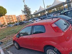 Rosso Usata 2009 Fiat Grande Punto Due volumi | 1500 € (Ottimo prezzo)