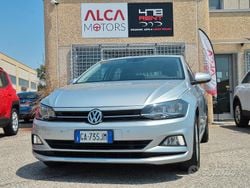 Grigio Usata 2020 VW Polo Comfortline Tre volumi | 12.990 € (Buon prezzo)