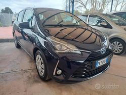 Blu Usata 2019 Toyota Yaris Hybrid Cool Due volumi | 12.500 € (Buon prezzo)