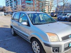 Usata 2007 Ford Fusion Monovolume | 3150 € (Buon prezzo)