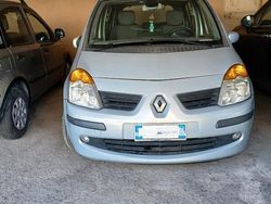Usata 2005 Renault Modus Monovolume | 700 €